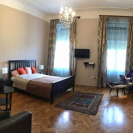 Diamonds Apartment With 2 Rooms Near Guzsdu Udvar Budapest Eksteriør billede
